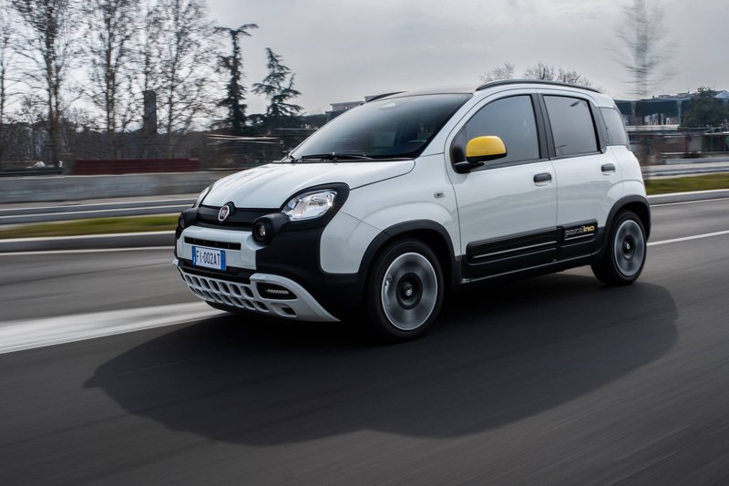 Die teuren Investitionen in Fahrerassistenzsysteme hat bei Fiat nur der Panda erhalten, der sich weltweit besser verkauft als der technisch verwandte 500. Foto: Fiat_Stellantis